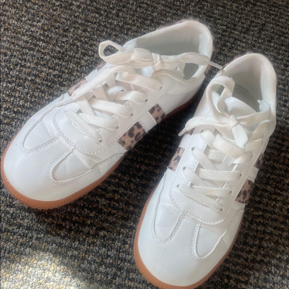 White Sneakers with Leopard Print Accent